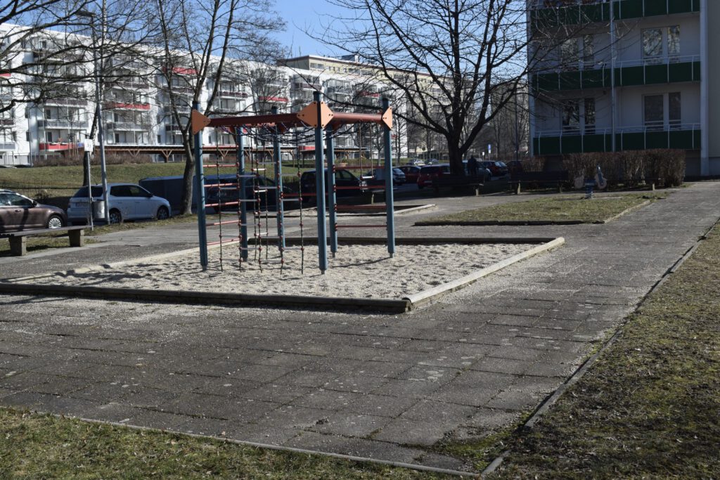 Spielplatz, Yorckgebiet, ziemlich verfallen 